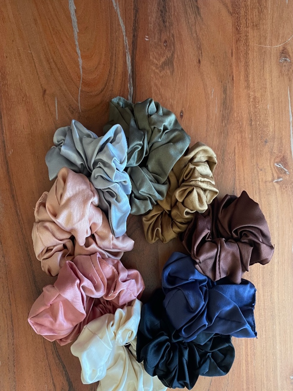 Neutral Multicolor Satin Scrunchies - PACK OF 9